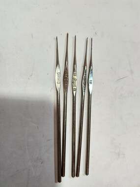 Vintage Steel Crochet Hooks Set Of 5 Sizes 9 To 13